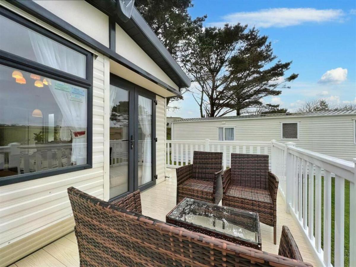 Pottsville Cabin - Short Walk To Praa Sands Beach Exterior photo